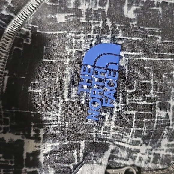 The North Face Graphic Design Zip Jacket Size Large - Picture 4 of 8